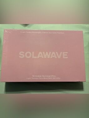 Solawave wrinkle retreat pro led red infrared amber light therapy mask sealed